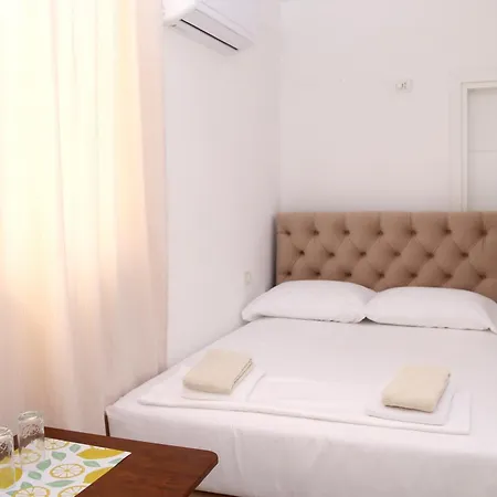 Jovani - Modern With Free Parking, Quiet Area,8 Min Walk To *