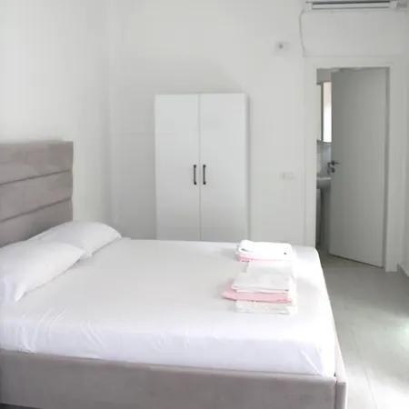 Jovani Hotel *